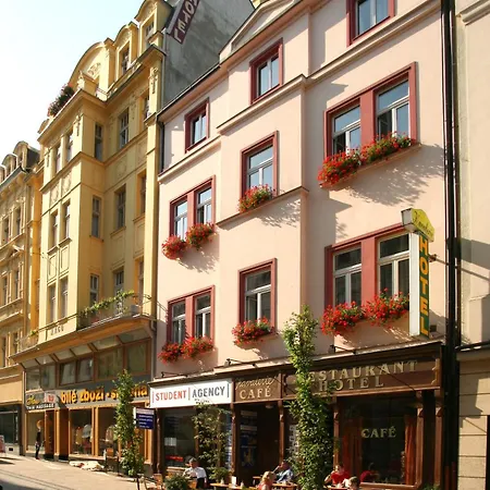 Kavalir Szálloda 3*